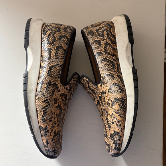 Aquatalia embossed leather sneakers - Picture 7 of 11